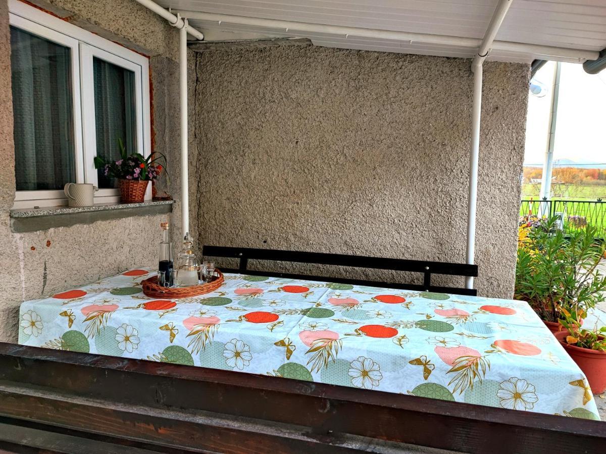 Holiday House Rukavina Donje Pazariste Exterior photo